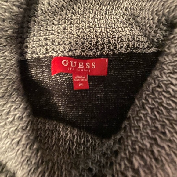Brand new, no tags, XL Guess sweater with fancy neck and zipper. - Picture 3 of 5